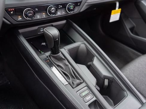 Used 2025 Honda Accord SE image 25