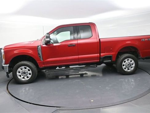 Used 2024 Ford F250 XLT w/ Camper Package image 4