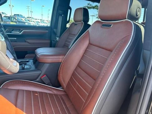 New 2025 GMC Sierra 1500 Denali Ultimate AWD/4WD image 13