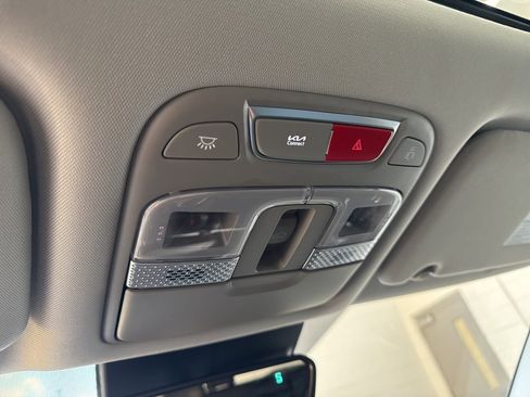 Used 2025 Kia Telluride S image 37