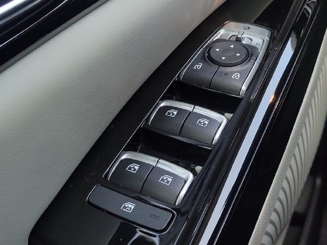 Certified 2024 Kia Carnival SX Prestige FWD image 23