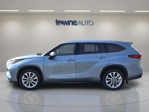 Used 2022 Toyota Highlander Limited AWD/4WD image 2