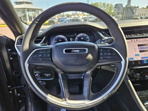 Used 2024 Jeep Grand Cherokee Limited w/ Luxury Tech Group II AWD/4WD image 23