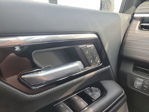New 2025 GMC Sierra EV Denali AWD/4WD image 8