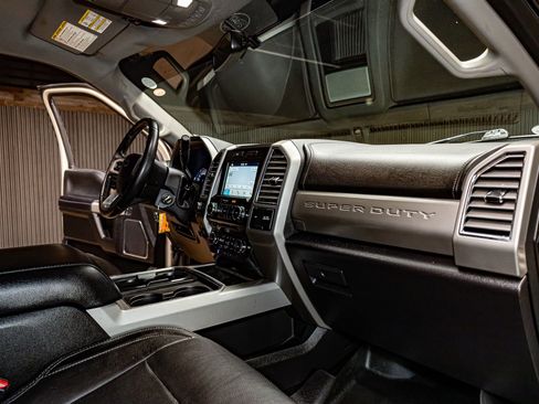 Used 2017 Ford F350 Lariat image 14