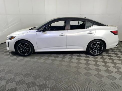New 2025 Nissan Sentra SR image 4