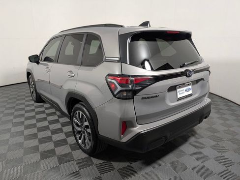 Used 2025 Subaru Forester Touring AWD/4WD image 5