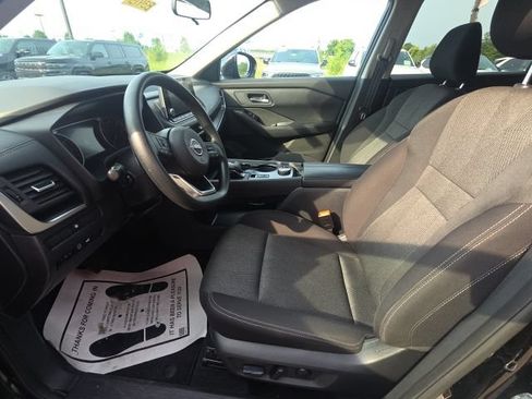 Used 2024 Nissan Rogue SV AWD/4WD image 5