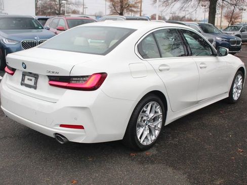 Used 2025 BMW 330i xDrive Sedan w/ M Sport Package image 9