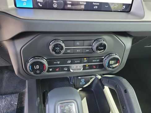 New 2025 Ford Bronco Outer Banks w/ Sasquatch Package AWD/4WD image 18