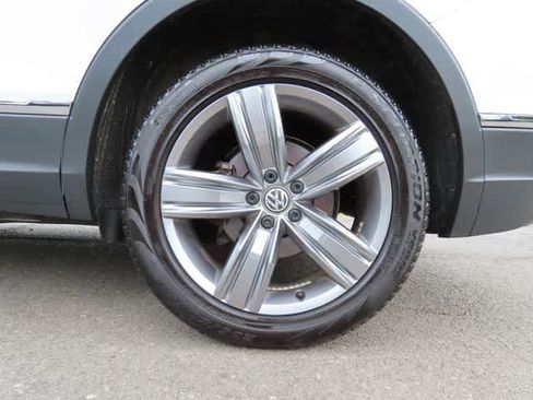 Used 2021 Volkswagen Tiguan SEL w/ 3rd Row Seat Package AWD/4WD image 9