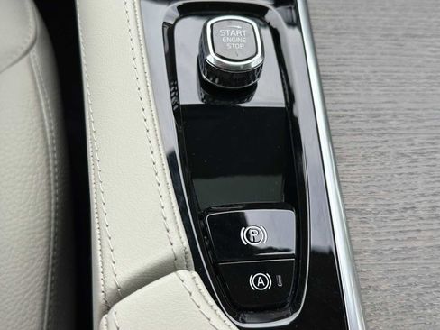 Used 2025 Volvo XC90 B6 Plus w/ Protection Package Premier image 32