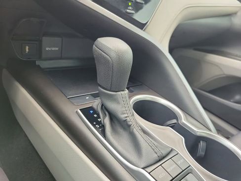 Used 2023 Toyota Camry LE image 19