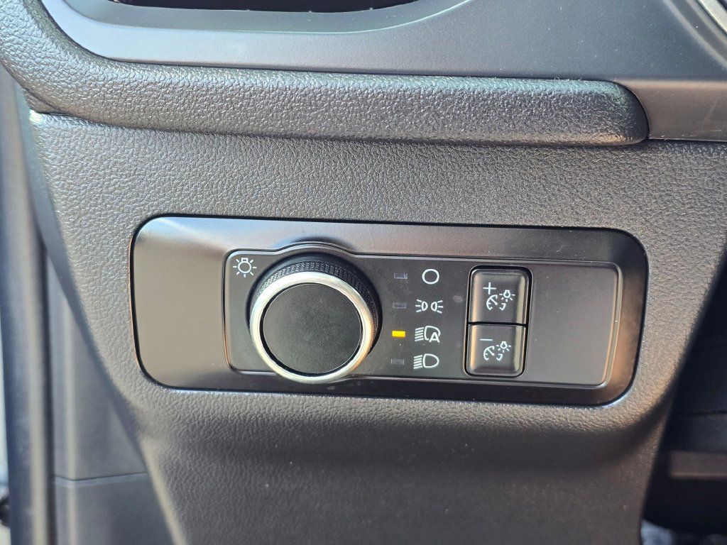 Used 2025 Ford Escape Active AWD/4WD image 28