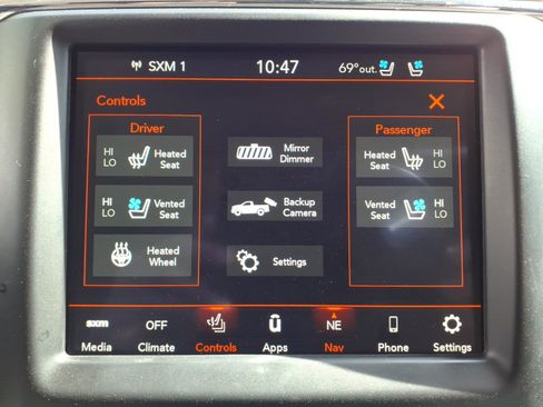 Used 2018 RAM 1500 Laramie w/ Convenience Group AWD/4WD image 18