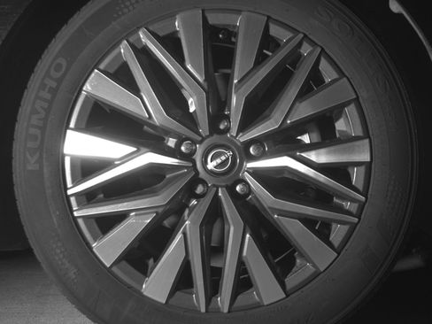 Used 2025 Nissan Altima 2.5 SV FWD image 13