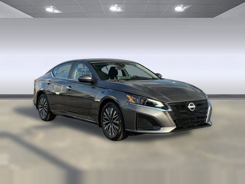 New 2025 Nissan Altima 2.5 SV w/ SV Premium Package image 6