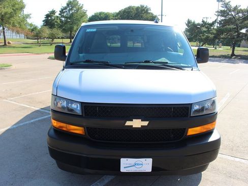 Used 2019 Chevrolet Express 2500 LS w/ Driver Convenience Package RWD image 8