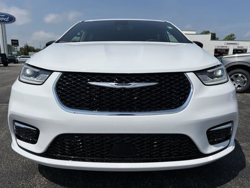 New 2026 Chrysler Pacifica Select image 12