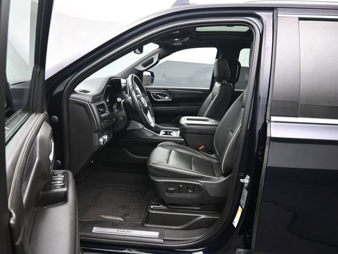 Used 2022 GMC Yukon XL SLT w/ SLT Premium Package AWD/4WD image 12