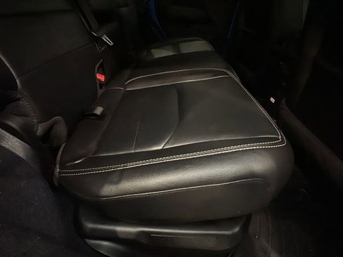 Used 2022 Jeep Wrangler Unlimited Sahara w/ Cold Weather Group image 14