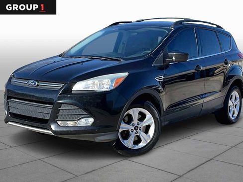 Used 2015 Ford Escape SE w/ Equipment Group 201A image 1