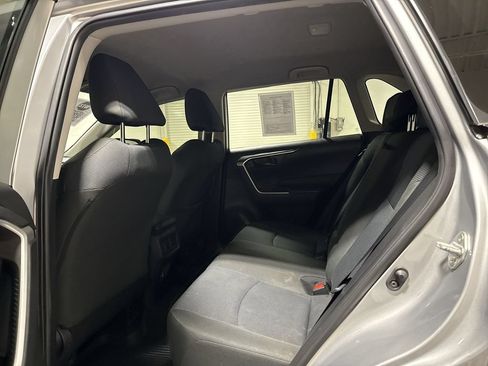 Used 2022 Toyota RAV4 LE AWD/4WD image 22