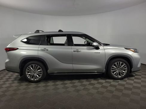 Used 2020 Toyota Highlander Platinum AWD/4WD image 11