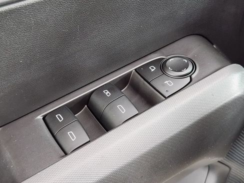 Used 2023 Chevrolet Colorado Trail Boss AWD/4WD image 17