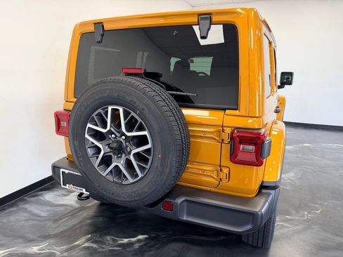 New 2026 Jeep Wrangler Unlimited Sahara AWD/4WD image 6