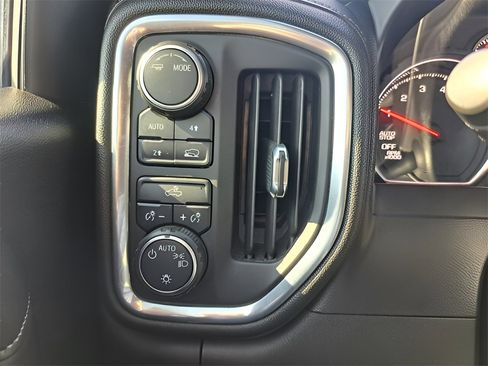 Used 2021 Chevrolet Silverado 1500 LT w/ Convenience Package II image 17