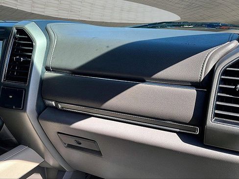 Used 2021 Ford Expedition XLT image 16