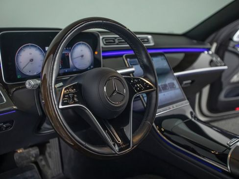 Used 2023 Mercedes-Benz Maybach S 580 4MATIC image 35