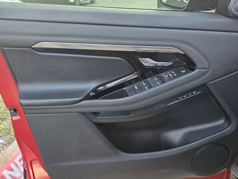 Used 2020 Land Rover Range Rover Evoque SE image 26