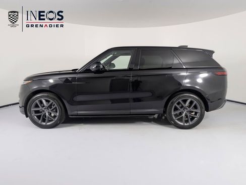 Used 2024 Land Rover Range Rover Sport SE AWD/4WD image 2