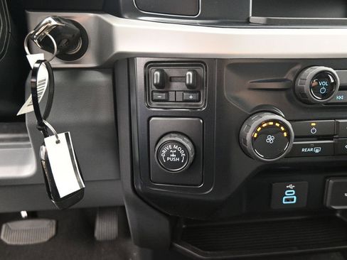 New 2026 Ford F250 XLT w/ F-250 >10K GVWR Package image 15