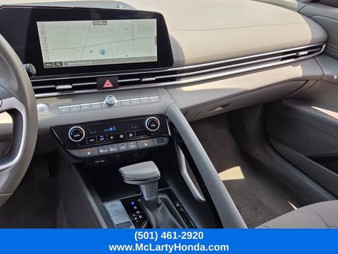 Used 2025 Hyundai Elantra SEL FWD image 27