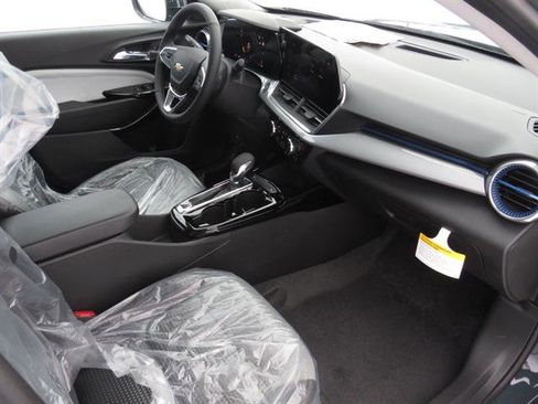 New 2026 Chevrolet Trax LT w/ Driver Confidence Package image 13