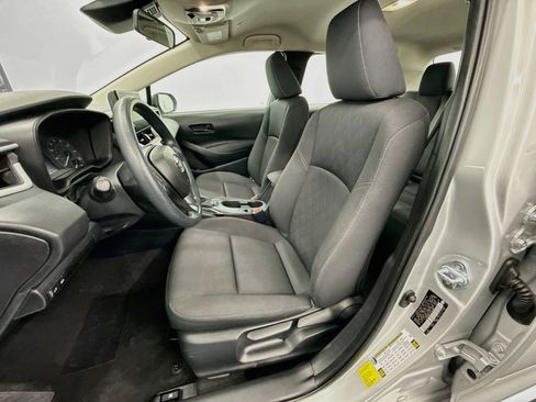 Used 2025 Toyota Corolla LE FWD image 13