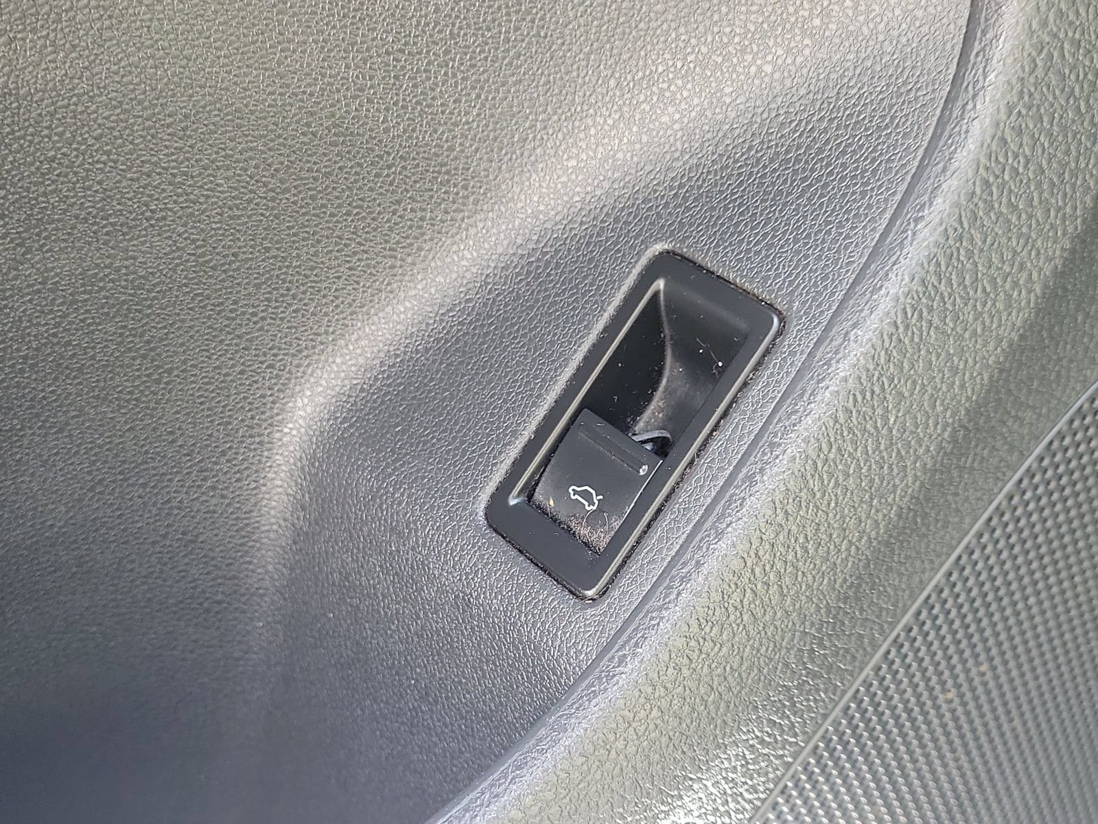 Used 2018 Volkswagen Jetta SE FWD image 18