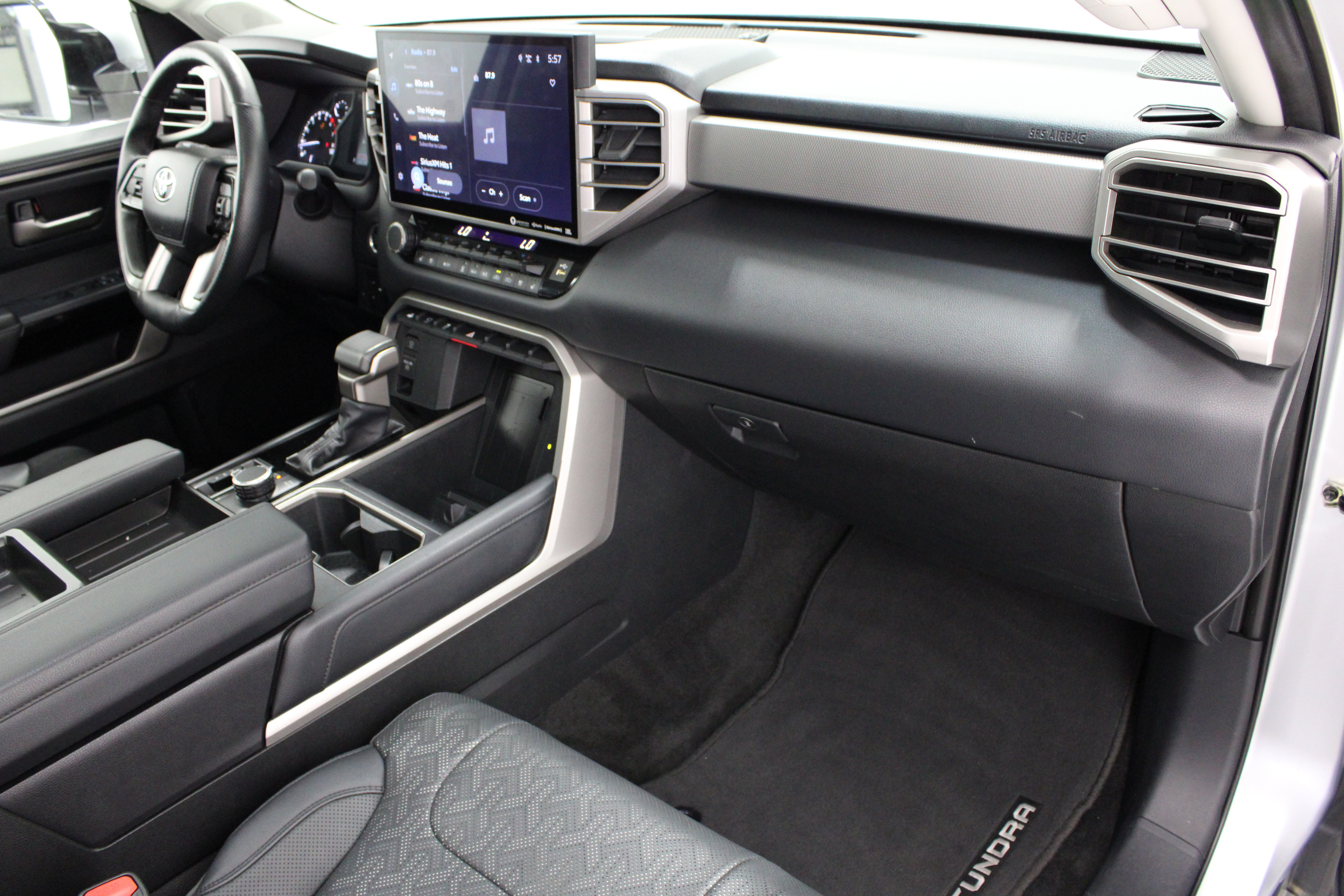Used 2022 Toyota Tundra Limited AWD/4WD image 40