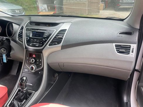 Used 2014 Hyundai Elantra FWD image 15
