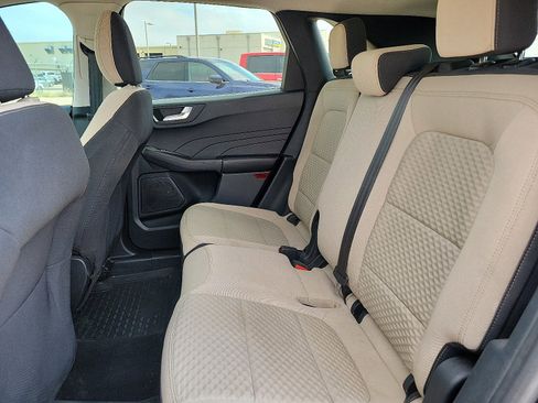 Used 2021 Ford Escape SE w/ SE Sport Appearance Package image 8