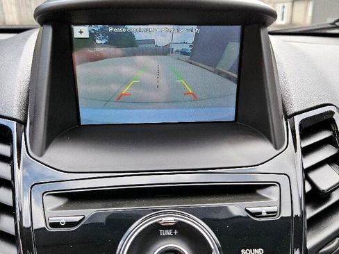 Used 2016 Ford Fiesta Titanium image 18