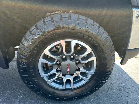 Used 2022 GMC Sierra 2500 SLE w/ SLE Convenience Package image 18