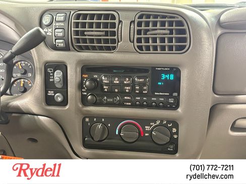 Used 1999 Chevrolet Blazer LS w/ Cold-Climate Pkg AWD/4WD image 20