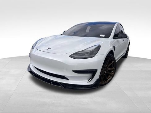 Used 2021 Tesla Model 3 Standard Range Plus RWD image 9