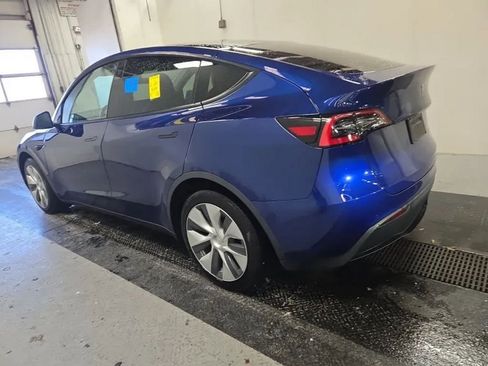 Used 2021 Tesla Model Y Long Range image 3