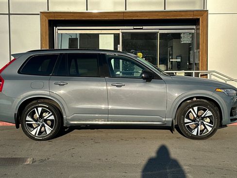 Used 2022 Volvo XC90 T8 R-Design image 8