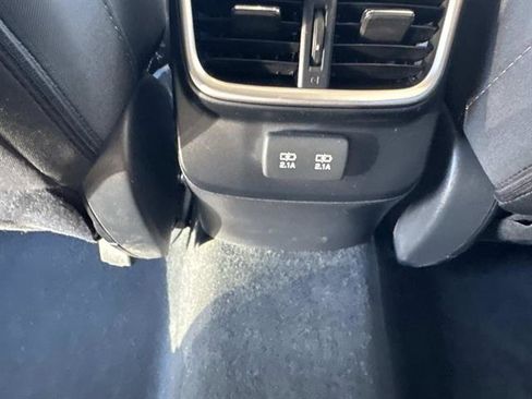 Used 2022 Subaru Outback Premium image 9